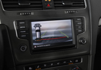 Подержанный автомобиль Volkswagen Golf Hatchback 2013 года (15 фото)