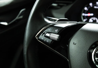 Подержанный автомобиль Skoda Octavia Liftback 2022 года (21 фото)