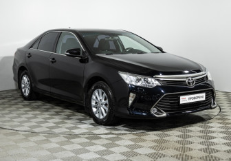 Подержанный автомобиль Toyota Camry Sedan 2017 года (3 фото)