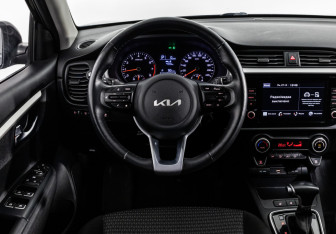 Подержанный автомобиль Kia Rio Hatchback 2021 года (11 фото)