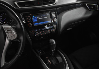 Подержанный автомобиль Nissan Qashqai 2014 года (19 фото)