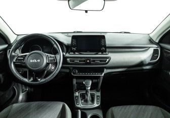 Подержанный автомобиль Kia Seltos 2022 года (13 фото)