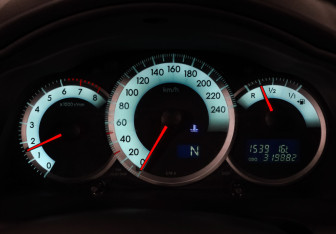 Подержанный автомобиль Toyota Corolla Verso 2007 года (12 фото)