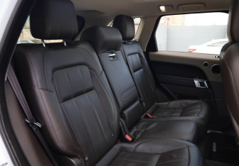 Подержанный автомобиль Land Rover Range Rover Sport 2018 года (11 фото)