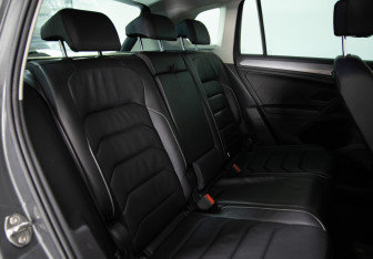 Подержанный автомобиль Volkswagen Tiguan 2021 года (12 фото)
