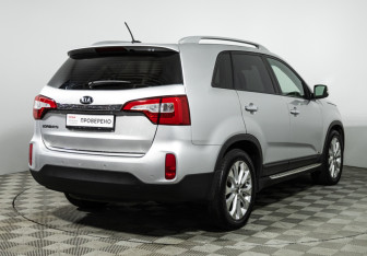 Подержанный автомобиль Kia Sorento 2014 года (5 фото)