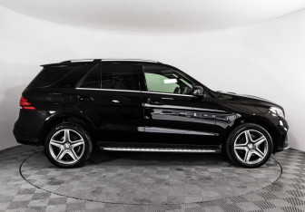 Подержанный автомобиль Mercedes-Benz GLE 2016 года (5 фото)