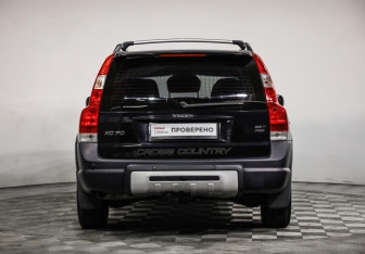 Подержанный автомобиль Volvo XC70 2006 года (6 фото)