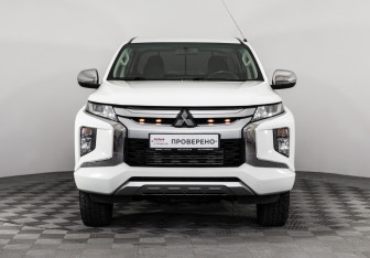 Подержанный автомобиль Mitsubishi L200 2022 года (3 фото)
