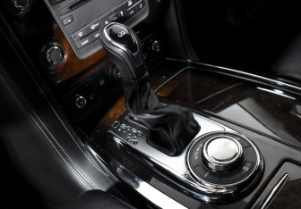 Подержанный автомобиль Infiniti QX80 2018 года (12 фото)