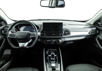 Подержанный автомобиль Exeed TXL 2020 года (13 фото)