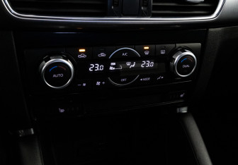 Подержанный автомобиль Mazda CX-5 2015 года (16 фото)