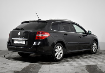 Подержанный автомобиль Renault Laguna Wagon 2009 года (5 фото)