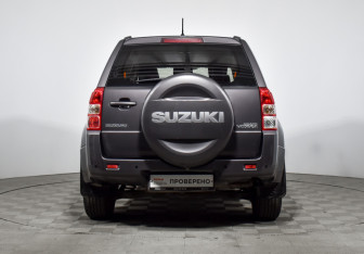 Подержанный автомобиль Suzuki Grand Vitara 2013 года (6 фото)