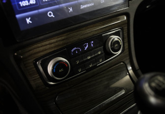 Подержанный автомобиль Zotye T600 2017 года (15 фото)