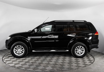 Подержанный автомобиль Mitsubishi Pajero Sport 2008 года (8 фото)