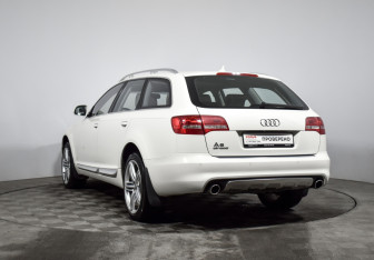 Подержанный автомобиль Audi A6 allroad 2010 года (7 фото)