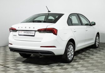 Подержанный автомобиль Skoda Rapid Liftback 2022 года (5 фото)