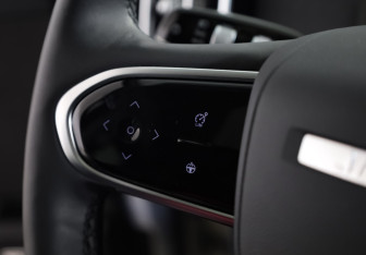 Подержанный автомобиль Jaecoo J7 2024 года (11 фото)