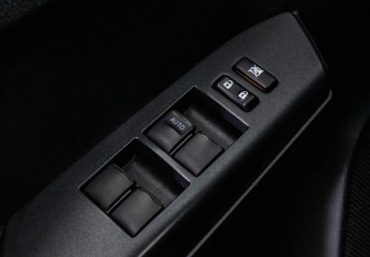 Подержанный автомобиль Toyota RAV4 2018 года (18 фото)