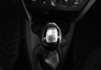 Подержанный автомобиль Renault Sandero 2016 года (16 фото)