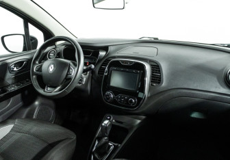 Подержанный автомобиль Renault Kaptur 2016 года (9 фото)