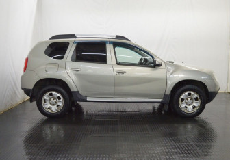 Подержанный автомобиль Renault Duster 2014 года (4 фото)