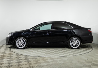 Подержанный автомобиль Toyota Camry Sedan 2018 года (8 фото)
