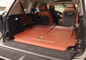 Подержанный автомобиль BMW X7 2020 года (36 фото)