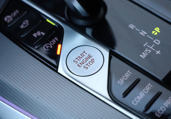 Подержанный автомобиль BMW X5 2020 года (12 фото)