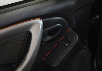 Подержанный автомобиль Renault Duster 2014 года (18 фото)