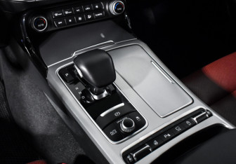 Подержанный автомобиль Kia Stinger 2019 года (11 фото)