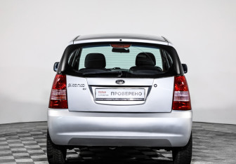 Подержанный автомобиль Kia Picanto 2007 года (6 фото)