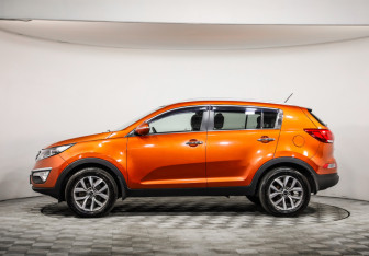 Подержанный автомобиль Kia Sportage 2014 года (8 фото)