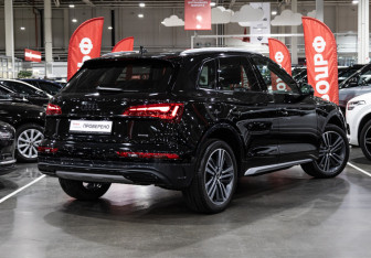 Подержанный автомобиль Audi Q5 2021 года (6 фото)