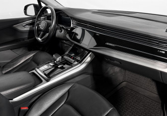 Подержанный автомобиль Audi Q7 2020 года (14 фото)