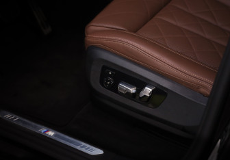 Подержанный автомобиль BMW X7 2019 года (30 фото)