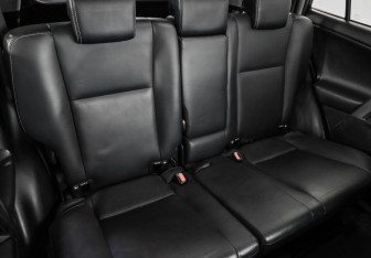 Подержанный автомобиль Toyota RAV4 2016 года (28 фото)