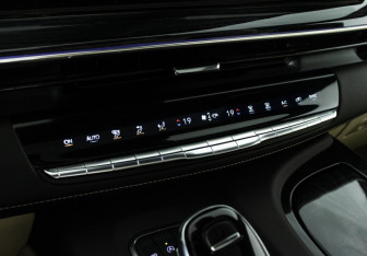 Подержанный автомобиль Cadillac Escalade Suv 2021 года (26 фото)