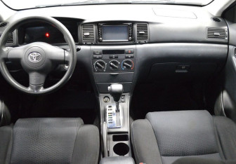 Подержанный автомобиль Toyota Corolla Sedan 2006 года (14 фото)
