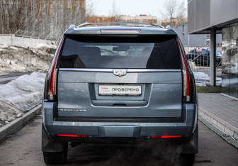 Подержанный автомобиль Cadillac Escalade Suv 2016 года (6 фото)