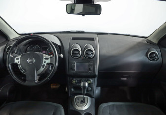 Подержанный автомобиль Nissan Qashqai 2010 года (9 фото)