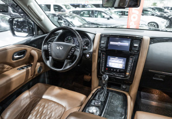 Подержанный автомобиль Infiniti QX80 2021 года (16 фото)
