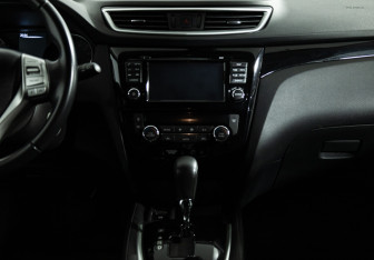 Подержанный автомобиль Nissan Qashqai 2016 года (14 фото)