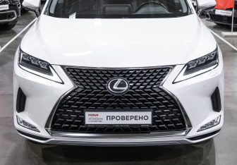 Подержанный автомобиль Lexus RX 2021 года (4 фото)