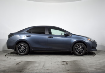 Подержанный автомобиль Toyota Corolla Sedan 2019 года (4 фото)