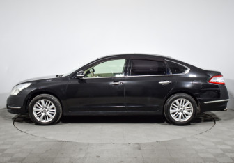Подержанный автомобиль Nissan Teana 2011 года (8 фото)