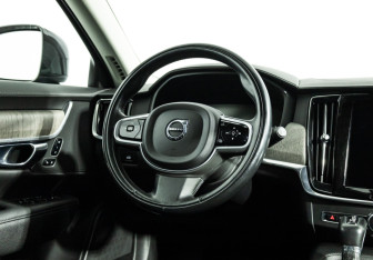 Подержанный автомобиль Volvo V90 Cross Country 2020 года (23 фото)