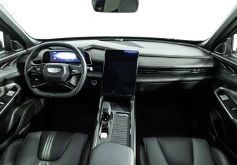 Подержанный автомобиль Geely Atlas 2023 года (13 фото)