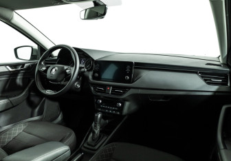 Подержанный автомобиль Skoda Rapid Liftback 2021 года (9 фото)